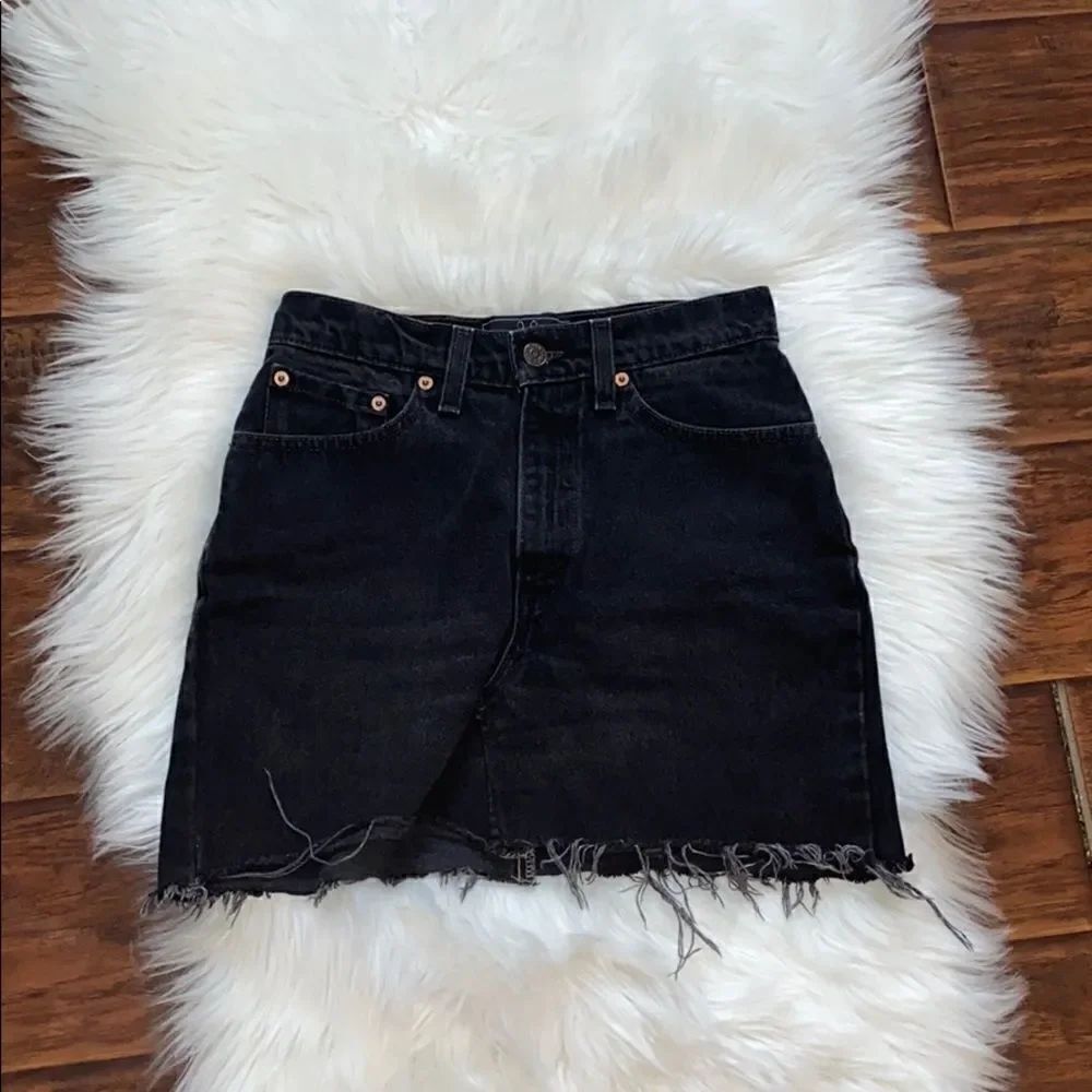 American Vintage Levi Black Distressed Denim Raw Hem Skirt Casual Contemporary